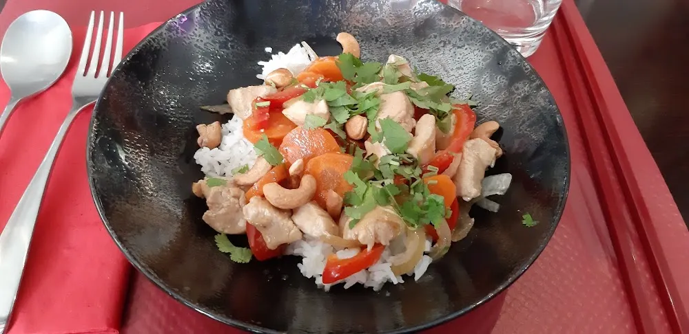 Poulet Noix de Cajoux Poivrons